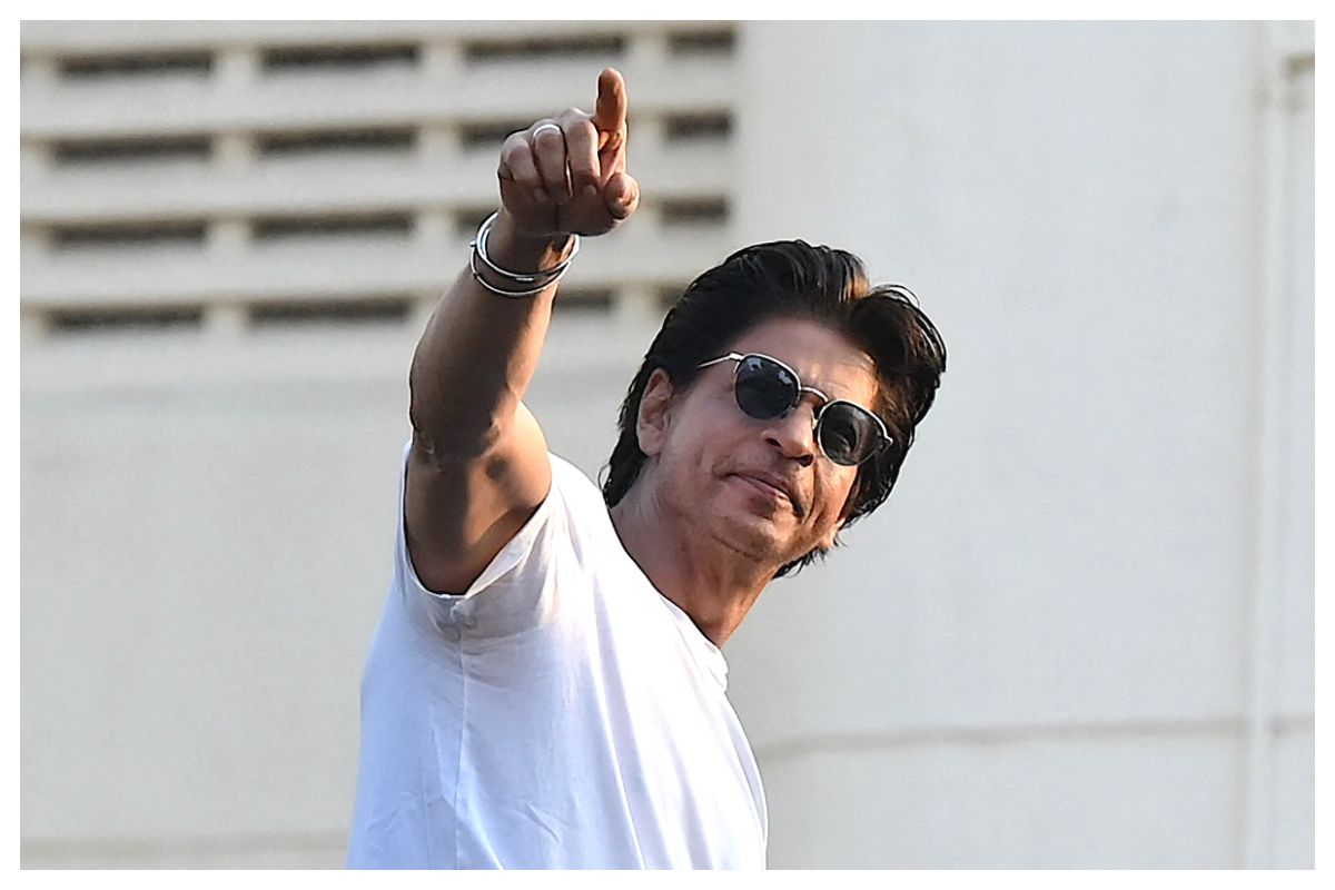 Shah Rukh Khan Consoles Heartbroken Fan Whose Love Interest Is Marrying  Another Man