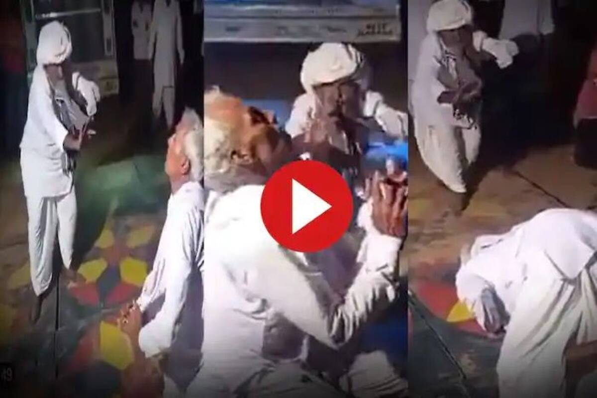 Viral Video: Elderly Man Does Naagin Dance As His Friend Acts Like Snake Charmer. Watch Viral Video: Elderly Man Does Naagin Dance As His Friend Acts Like Snake Charmer. Watch