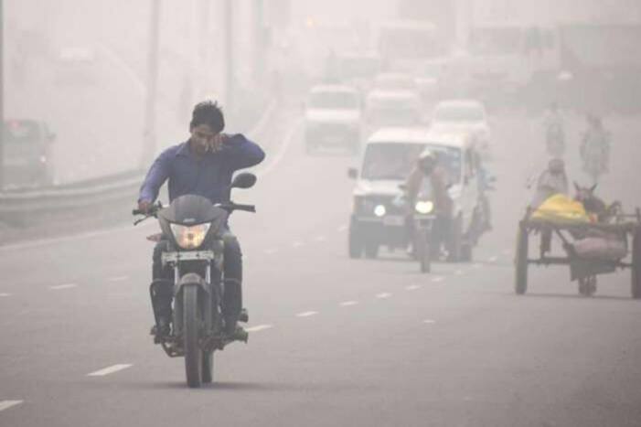 Air Pollution: दिल्ली-NCR में तेज पूर्वी हवाओं से सुधर सकती है वायु गुणवत्ता, फिर भी स्थिति रहेगी खराब; वाहनों पर लगी रोक हटाई गई