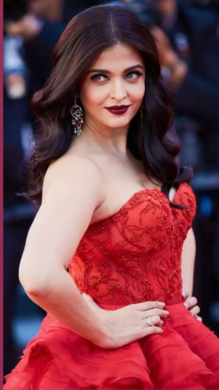 10 Times Aishwarya Rai Bachchan Looked Hot in Red, PICS