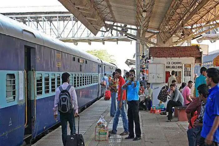 Indian Railways, Northern Railways, Uttar Pradesh, Lucknow, Varanasi, lucknow varanasi express