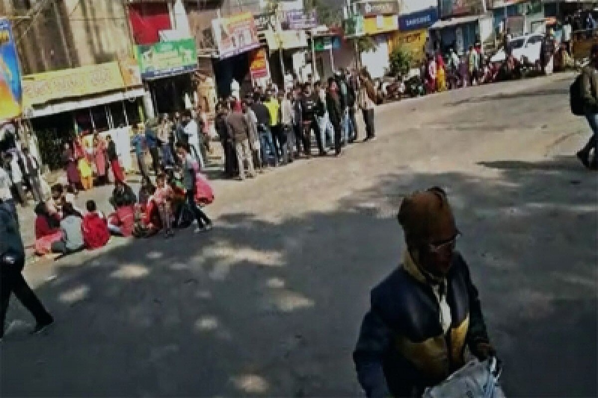 Jharkhand News: रांची में दो कारोबारियों की हत्या के खिलाफ सड़कों पर