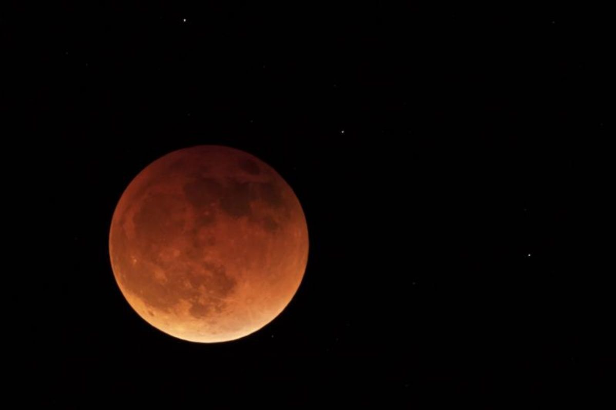 Lunar Eclipse 2022 Highlights Chandra Grahan Sutak Kaal Ends And NASA