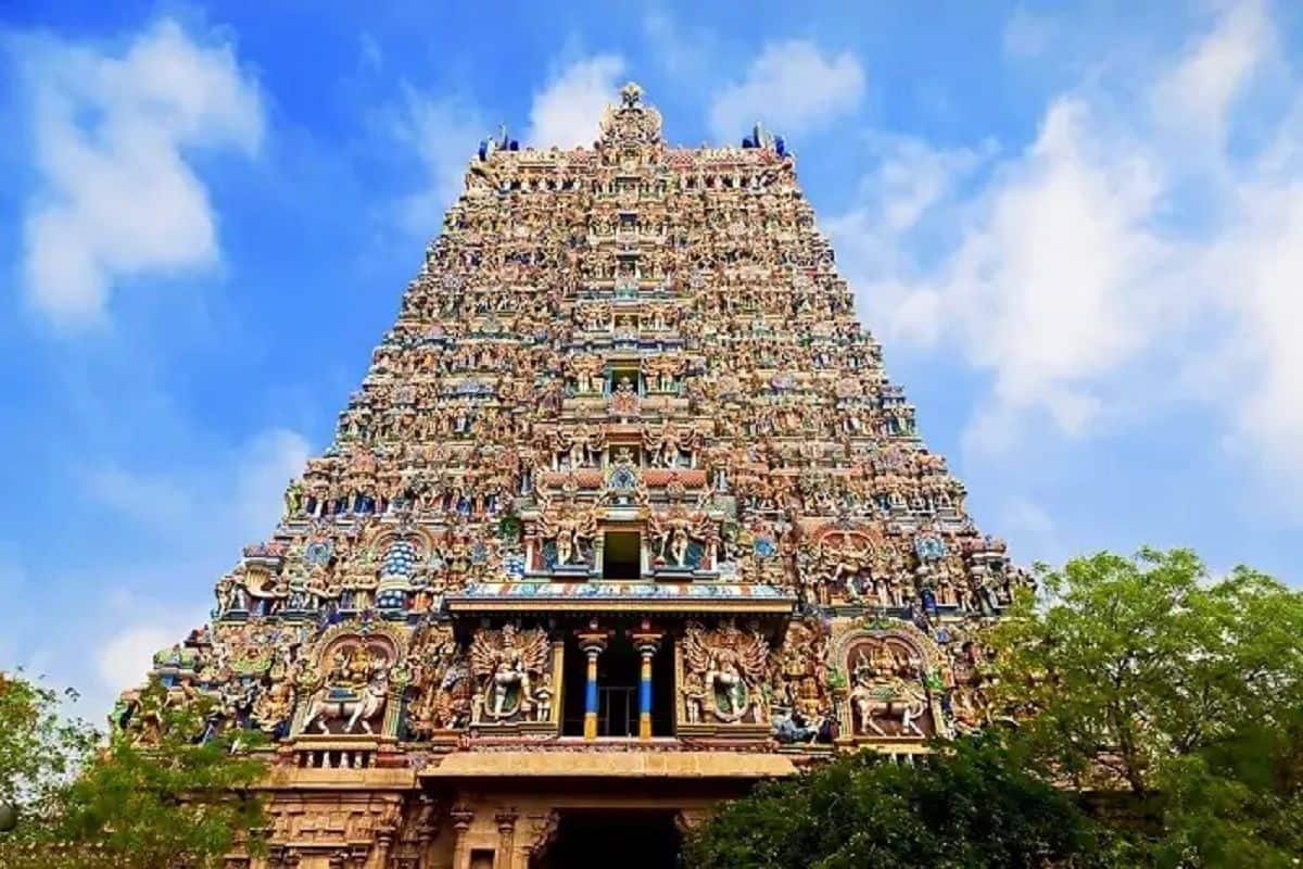 तमिलनाडु के मदुरई में है मीनाक्षी मंदिर, जहां सुन्दरेश्वर रूप में पूजे जाते  हैं शिव और मीनाक्षी रूप में मां पार्वती