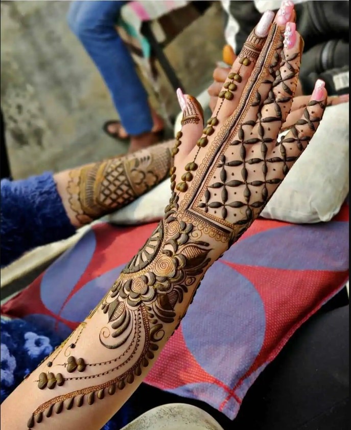 Mehndi Design - Shadi ki sari rasma he is mehendi me | Facebook