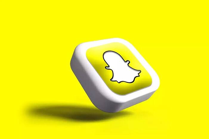 Snapchat Arrives on Microsoft Store. All You Need to Know