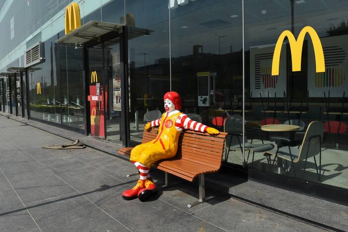 Amid Season Of Layoff McDonald To Hire 5000 People In North, East India; Doubles Outlets