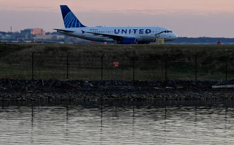 Severe Turbulence on Houston-bound United Airlines Flight Injures 5