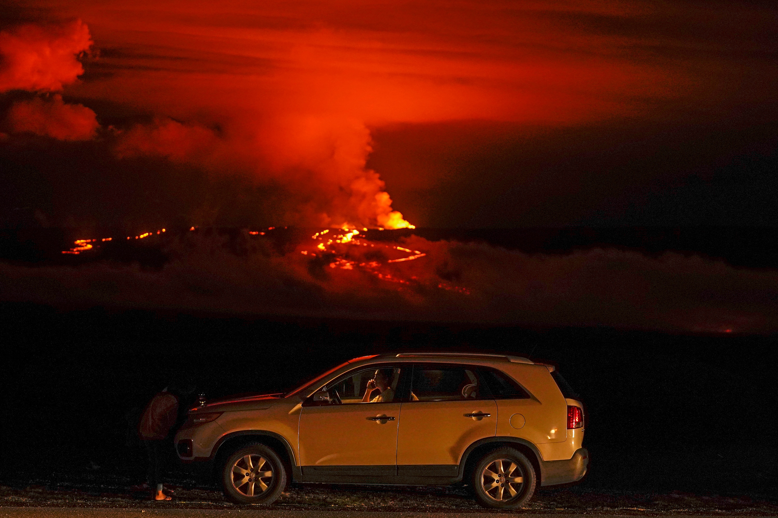 Scientists Lower Alert For Mauna Loa Say Eruption Could End