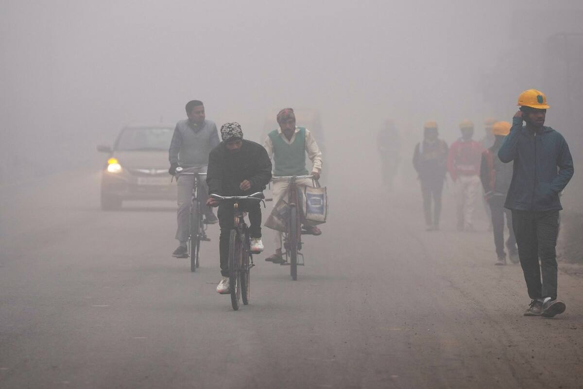 Delhi Weather Update: Dense Fog Engulfs City For 2nd Consecutive Day; Orange  Alert Issued