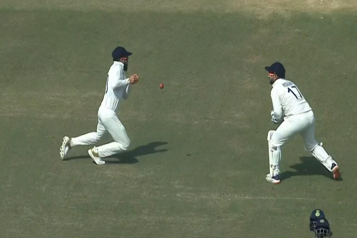 Virat Kohli Fumbles, Rishabh Pant Completes Catch During In IND VS BAN