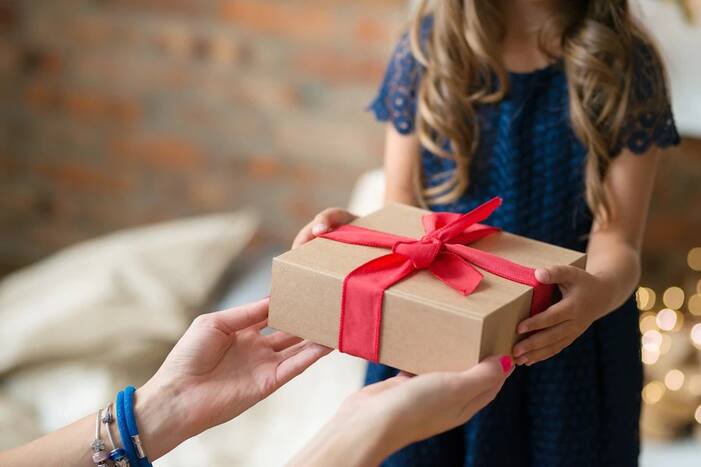 New Year Gifts 2023: 8 Presents That You Should Avoid Gifting to Your Loved Ones (source:freepik)