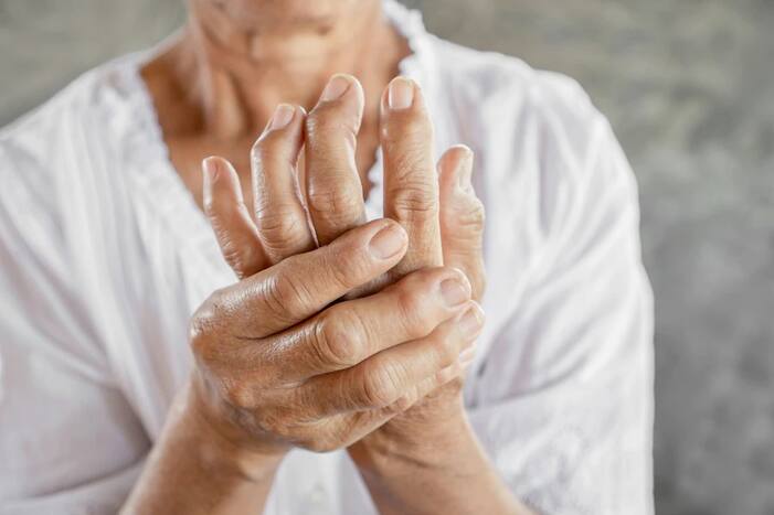 Arthritis Pain: Severe Long-term Implications of Arthritis if Left Untreated (Source: Freepik)