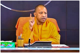 UP Politics: सीएम योगी बोले-'सनातन धर्म' भारत का 'राष्ट्रीय धर्म' है...कांग्रेस नेता का तंज-तो और सारे धर्म खत्म हो गए?