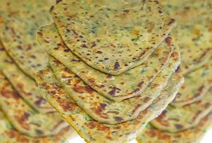 Matar ke parathe
