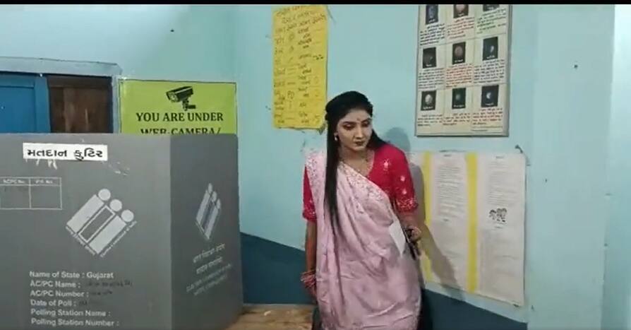 Bride Goes To Caste Vote Before Wedding, Video Goes Viral