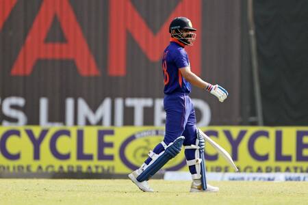 विराट कोहली ने तीसरे वनडे में जड़ा अर्धशतक, बांग्लादेश में बनाया ये शानदार  रिकॉर्ड