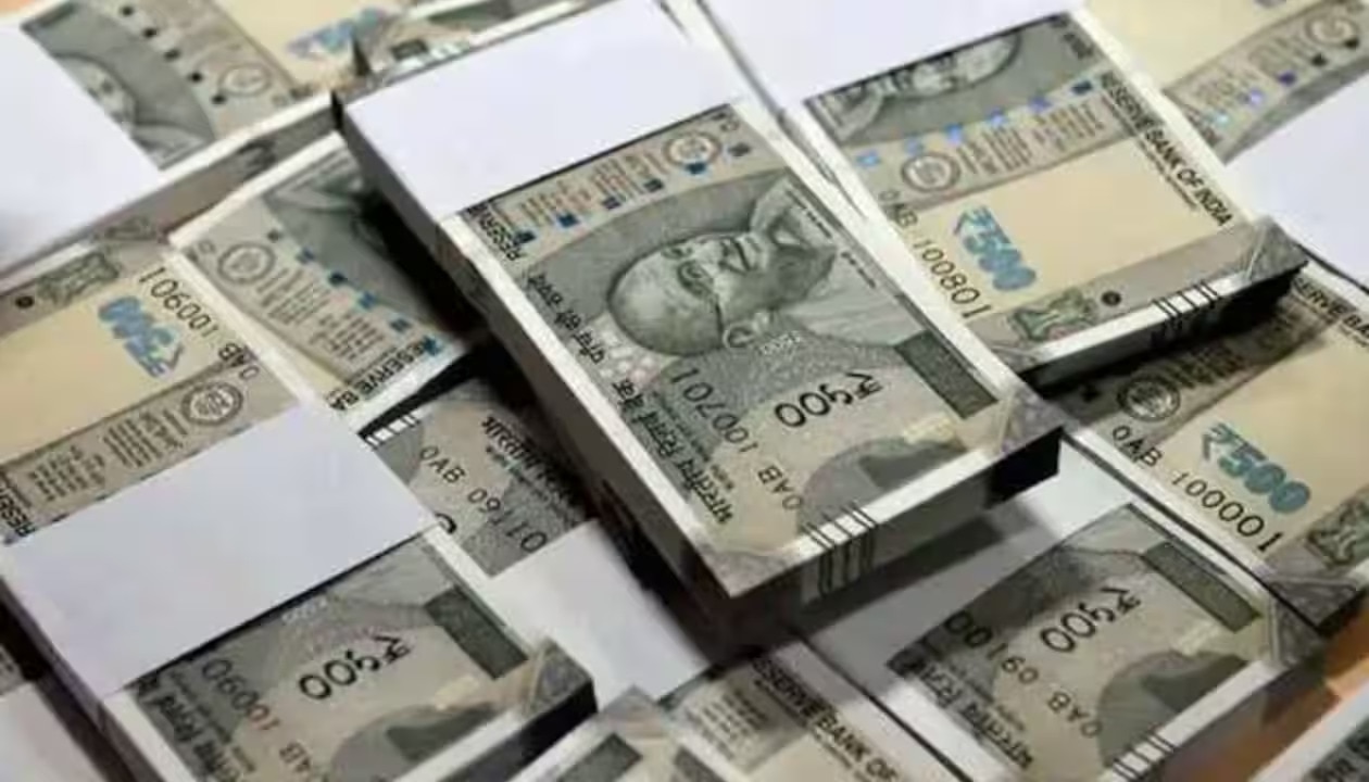 Indian Rupee Hits Record Low Against US Dollar Amid Rising Geopolitical Tensions; Details