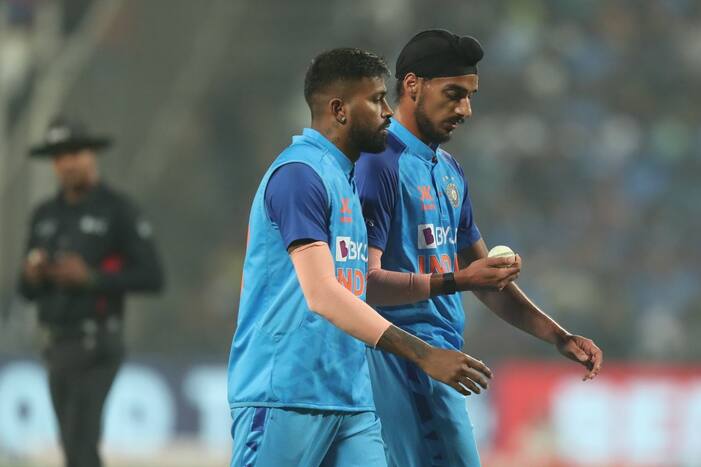 IND vs NZ: अर्शदीप सिंह क्यों कर रहे इतनी नो बॉल? पूर्व क्रिकेटरों ने बताई वजह