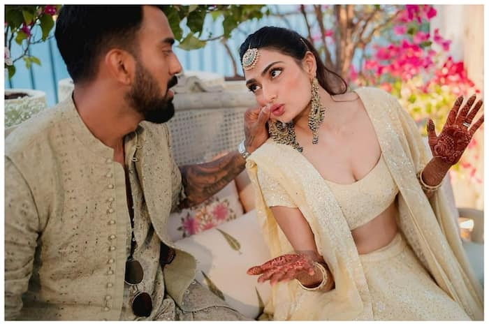 Athiya Shetty-KL Rahul's Cute Pics From Mehendi And Sangeet Ceremony Set Major Couple Goals, See Photos