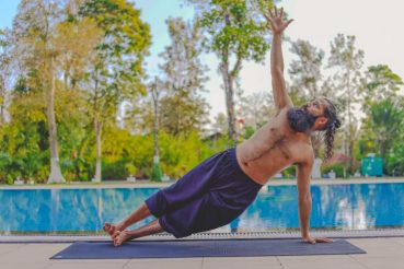 Yoga for chest health: Vasishtasana (Photo: india.com)