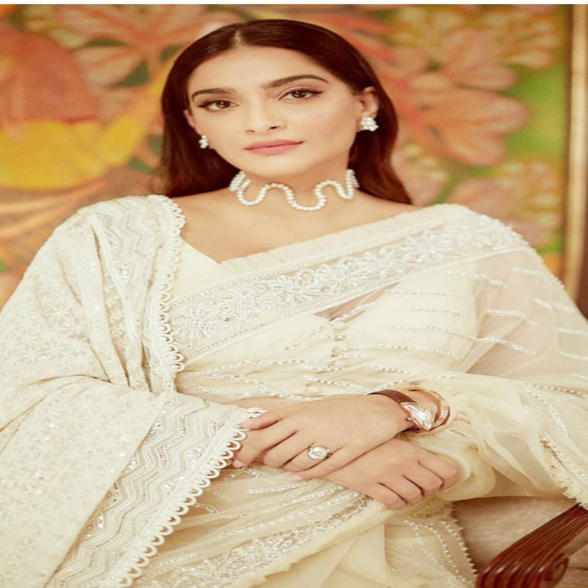 Sonam Kapoor Looks Regal in Chikankari Saree With Silver Sequin Detailing –  PICS