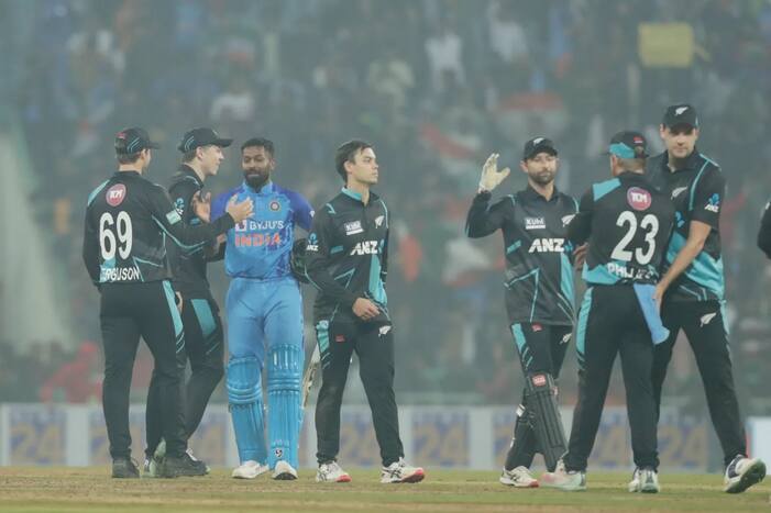 विवादों के बीच BCCI ने लखनऊ पिच क्यूरेटर को किया बर्खास्त, IPL के लिए नई पिच होगी तैयार