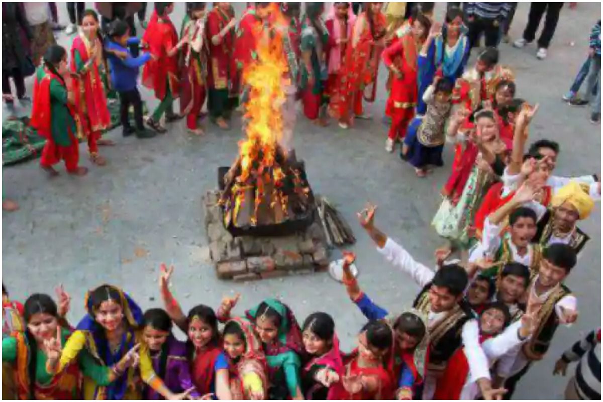 Lohri 2023 Date and Timing: कब मनाया जाएगा लोहड़ी का त्योहार, नोट कर लें  डेट और पूजा का मुहूर्त