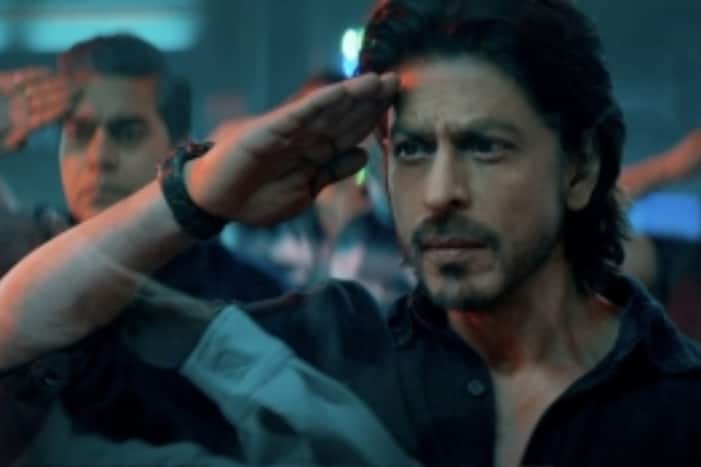 Shah Rukh Khan Heaps Praise on Pathaan Director Siddharth Anand As Film Mints Rs 800 Crore: 'Very Close to my Heart'