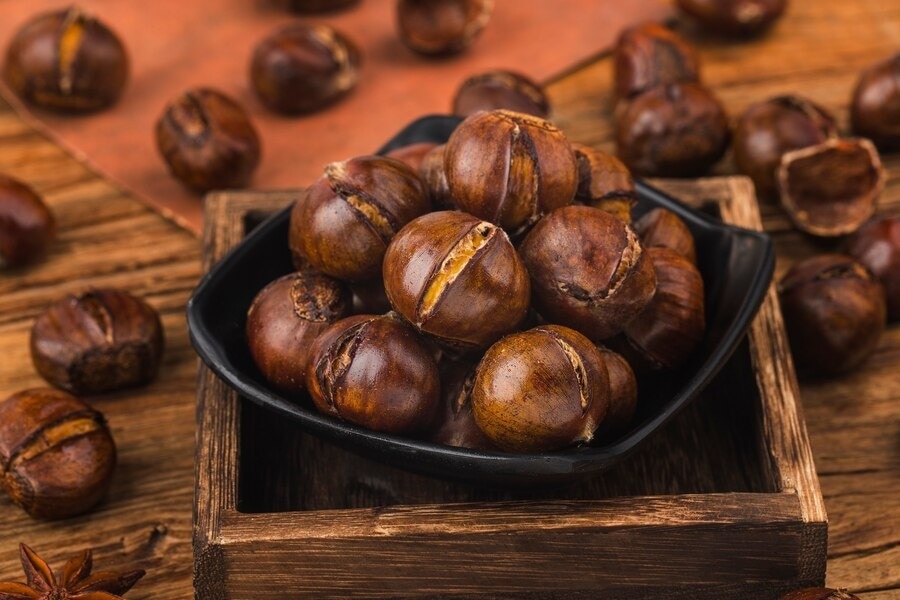 Roasted Chestnuts Benefits: 4 Reasons to Add This Crunchy Delight to Your Daily Winter Diet