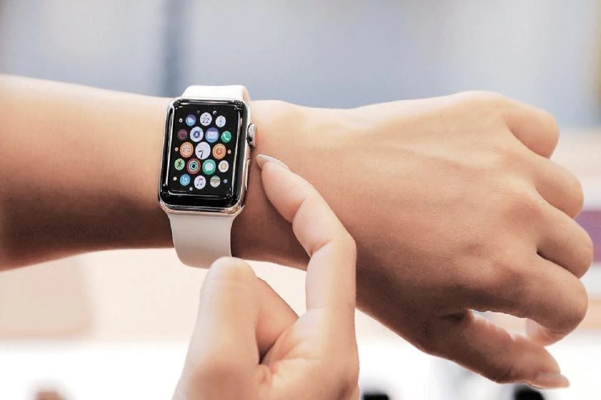 Apple Watch Saves Pregnant Woman’s Life During Emergency. Here’s How