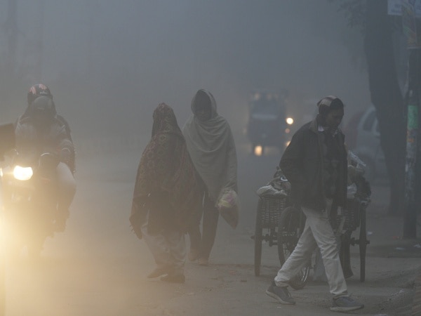 Delhi Air Pollution AQI To Dip To Severe Category As Thick Fog Engulfs ...