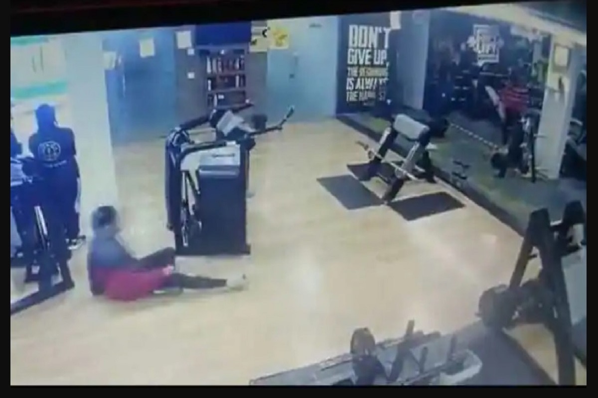 video-indore-hotel-owner-dies-of-heart-attack-during-workout-in-gym