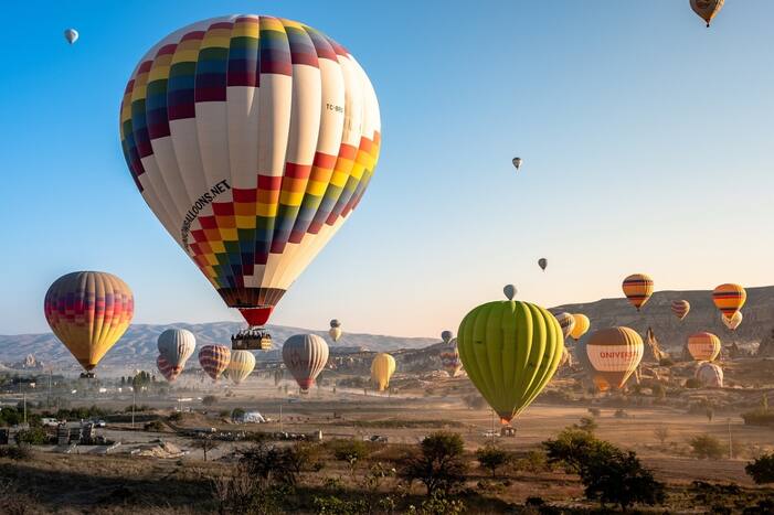 Kashi's 4 Day Hot Air Ballooning And Boat Race Festival To Begin This January! Deets Inside