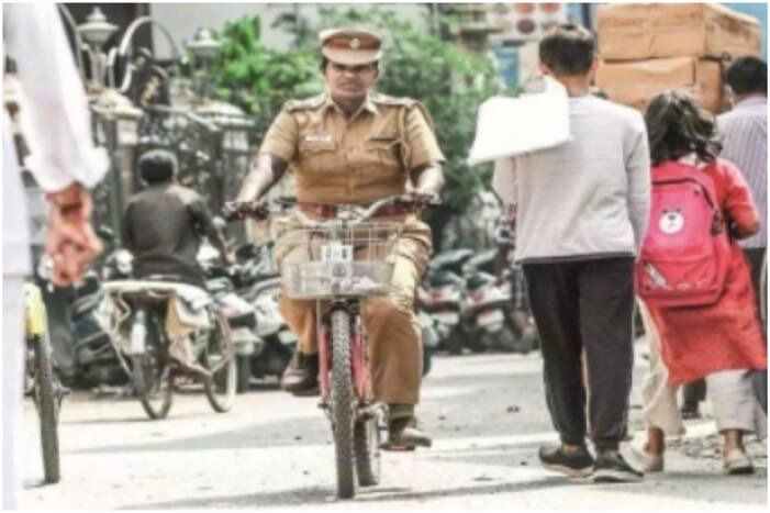 लोगों को साइकिल चलाने को प्रेरित करती है ये लेडी सब-इंस्पेक्टर, बोलीं- ये मेरा जुनून है