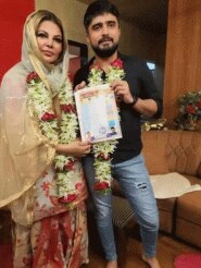 rakhi sawant secretly married with adil durrani disclose it after 7 month changed name rakhi to fatima scared of love jihad