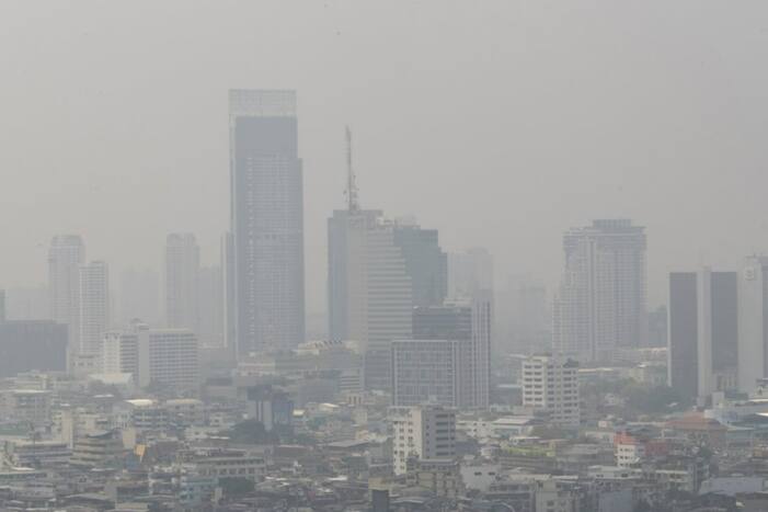 Consider Work From Home: This Country Asks Residents to Stay Indoors As Air Quality Reaches 'Unhealthy Level' (Associated Press)