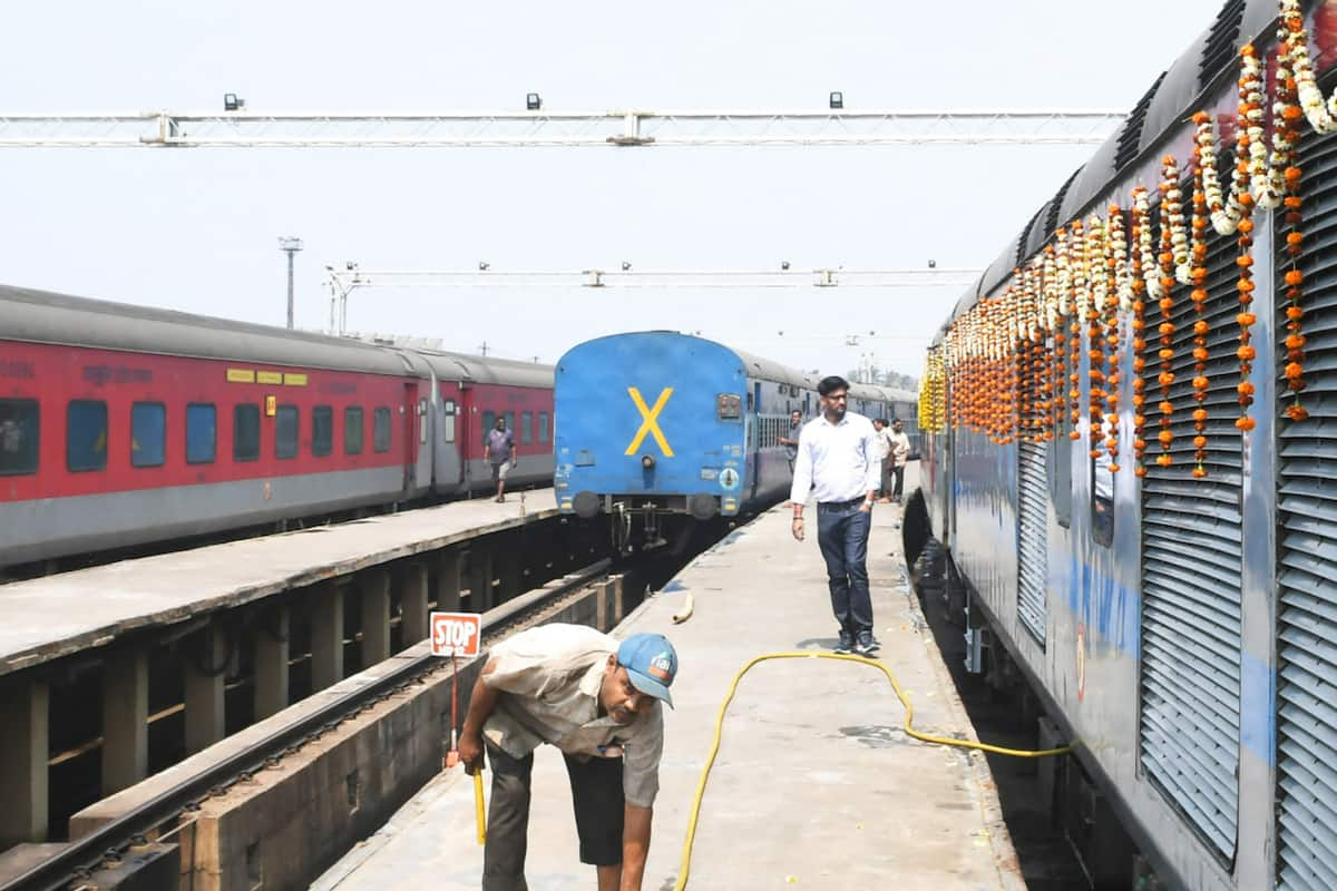 IRCTC Update: Over 250 Trains Cancelled By Indian Railways Ahead Of Holi;  Check Full List Here