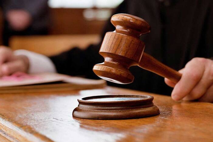 Lawyer accuses judicial system in Karnataka, court sentenced to one week imprisonment