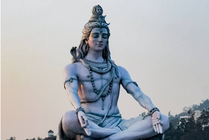 Maha Shivratri 2023 Upay as Per Your Zodiac Sign How to Perform Shiv Puja And That Extra Tip to Seek Blessings!