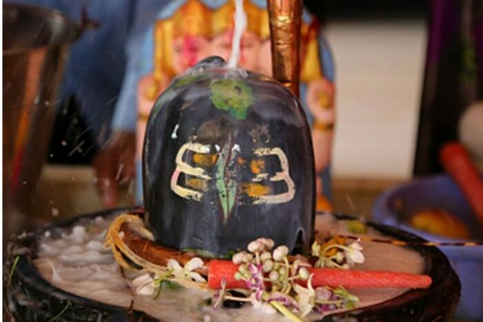 Mahashivratri 2023 Why is Lord Shiva's Rudrabhishek Important Its Types And Significance in Hindu Culture