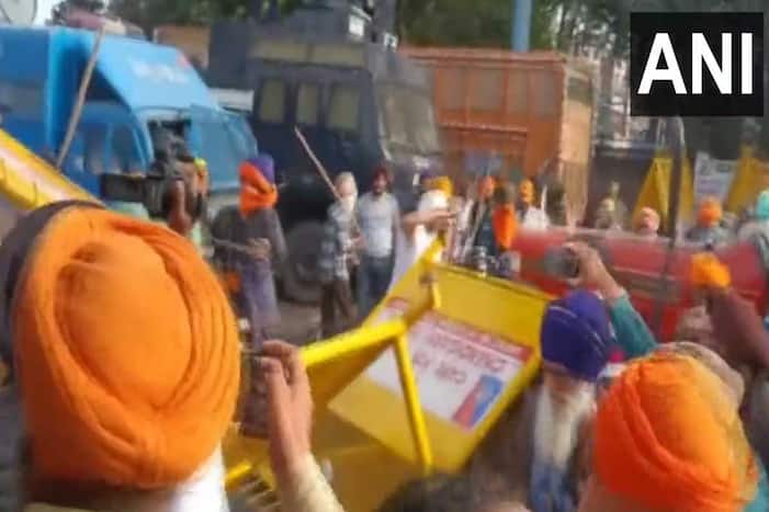 पंजाब: सिख कैदियों की रिहाई की मांग कर रहे प्रदर्शनकारियों की चंडीगढ़ पुलिस से तीखी झड़प, ये है वीडियो