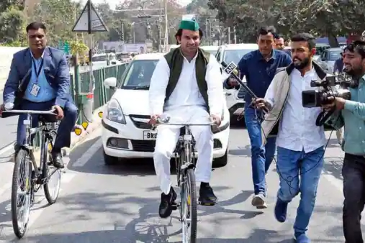 Tej Pratap Yadav Rides Bicycle to Secretariat to Save Environment, Says
