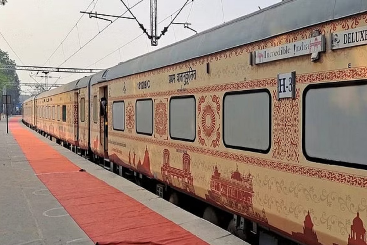 india tourist train