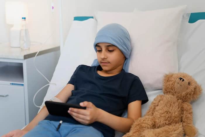 Leukemia in Children: Early Signs, Symptoms And How to Treat The Aggressive Blood Cancer