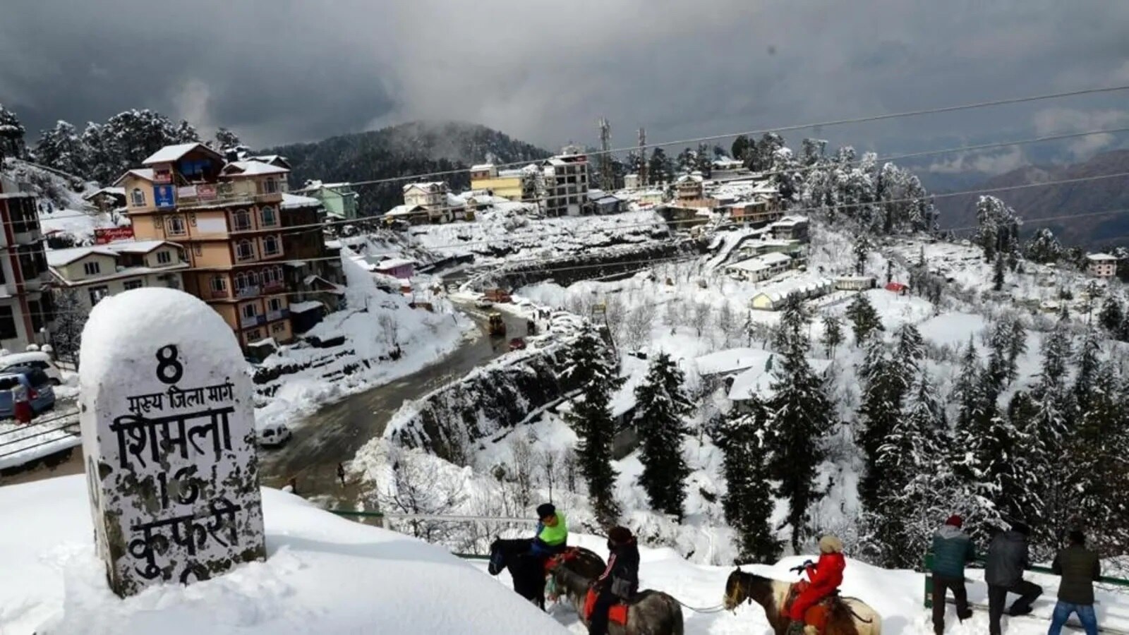 ManaliLeh Highway, Atal Tunnel Blocked Due To Heavy Spells Of Snow