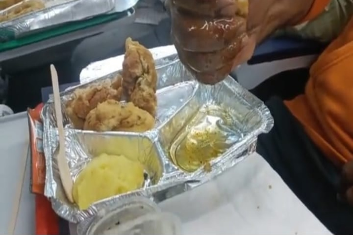 Video Passenger Shows Poor Quality Food Being Served On Vande Bharat   Twitter 16 