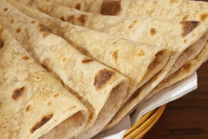 Bagi Rote Basi Roti Ka Face Pack: चेहरे पर ग्लो लेकर आएगा बासी रोटी का फेस पैक ...