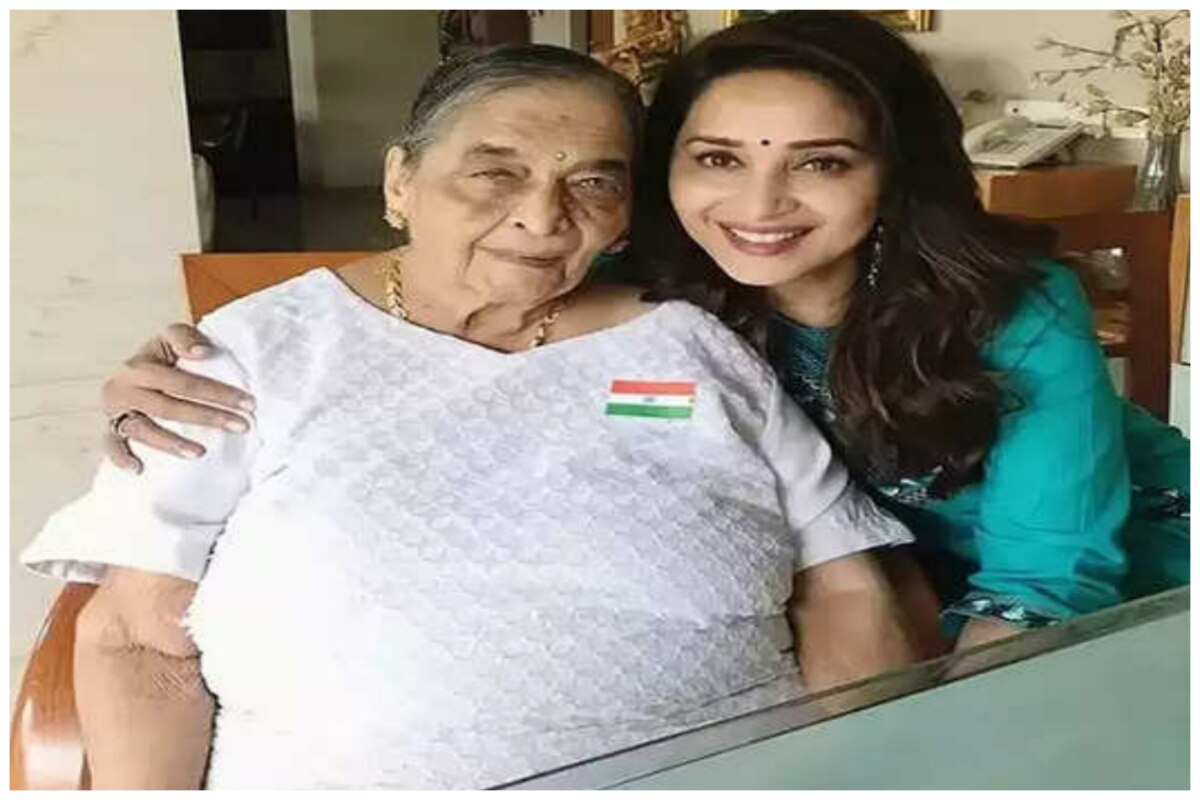 Madhuri Dixit veröffentlicht eine herzzerreißende Notiz zum Tod ihrer Mutter Snehlata Dixit: „Sie wird in unseren Erinnerungen lieben“