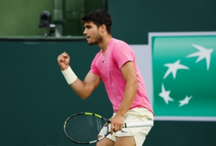 Miami Open Carlos Alcaraz Charges Into Third Round; Jannik Sinner, Taylor Fritz Win Openers